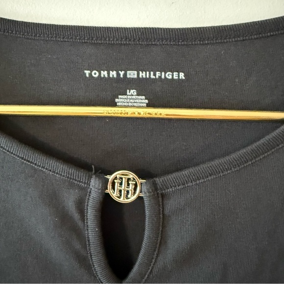 Tommy Hilfiger Black Fitted Cut Out Short Sleeve Tee size L - Picture 3 of 9